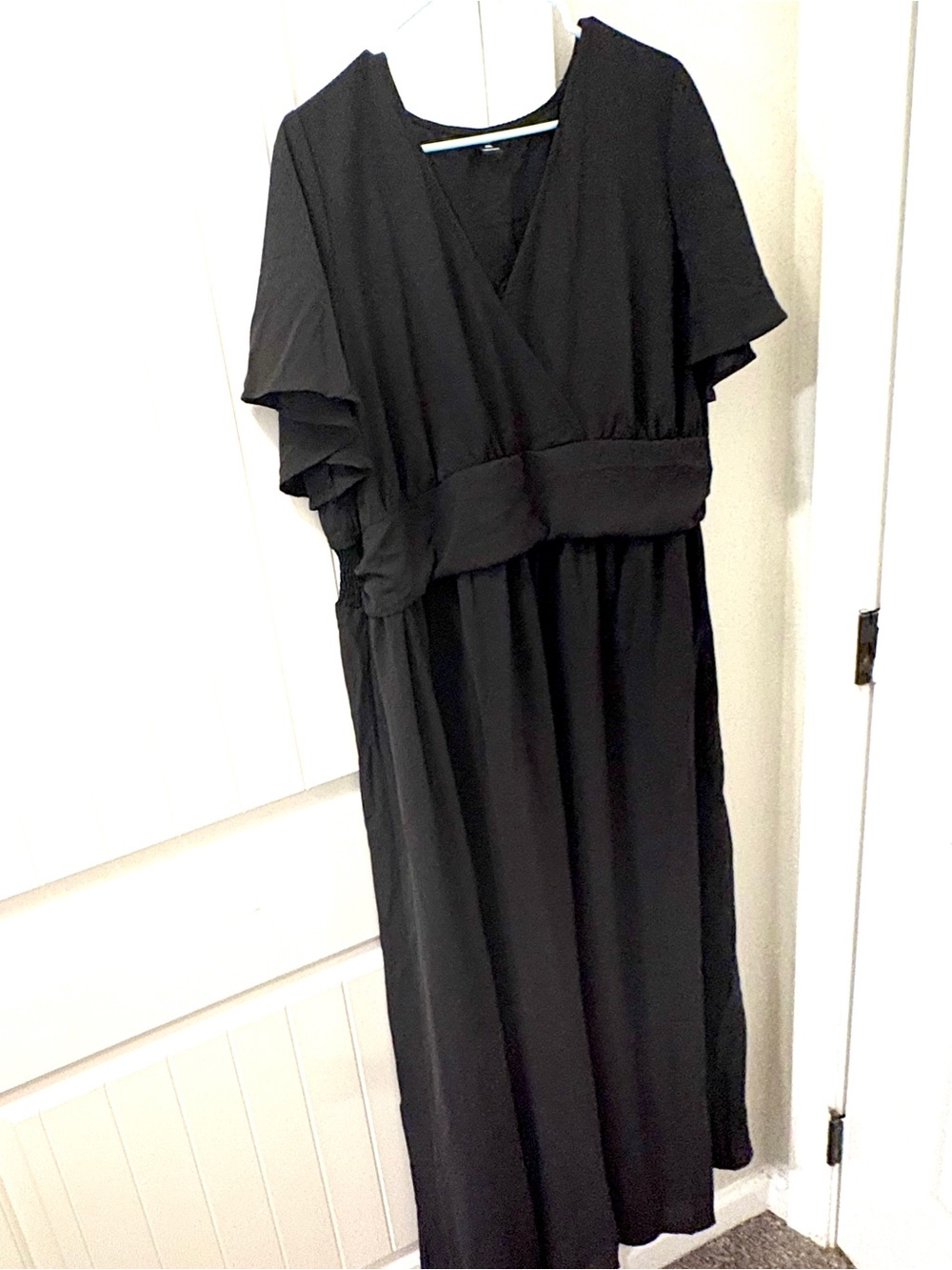 SHEIN Curve Black V-Neck Maxi Dress